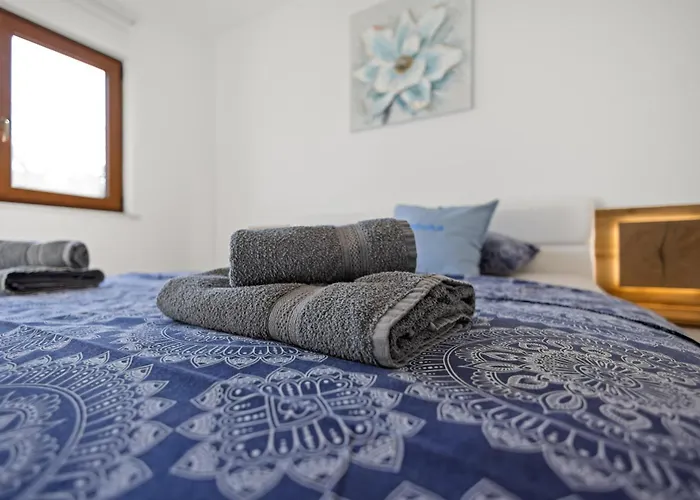 Appartement Jabuka 2 *