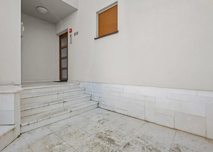 Διαμέρισμα Jabuka 2 *